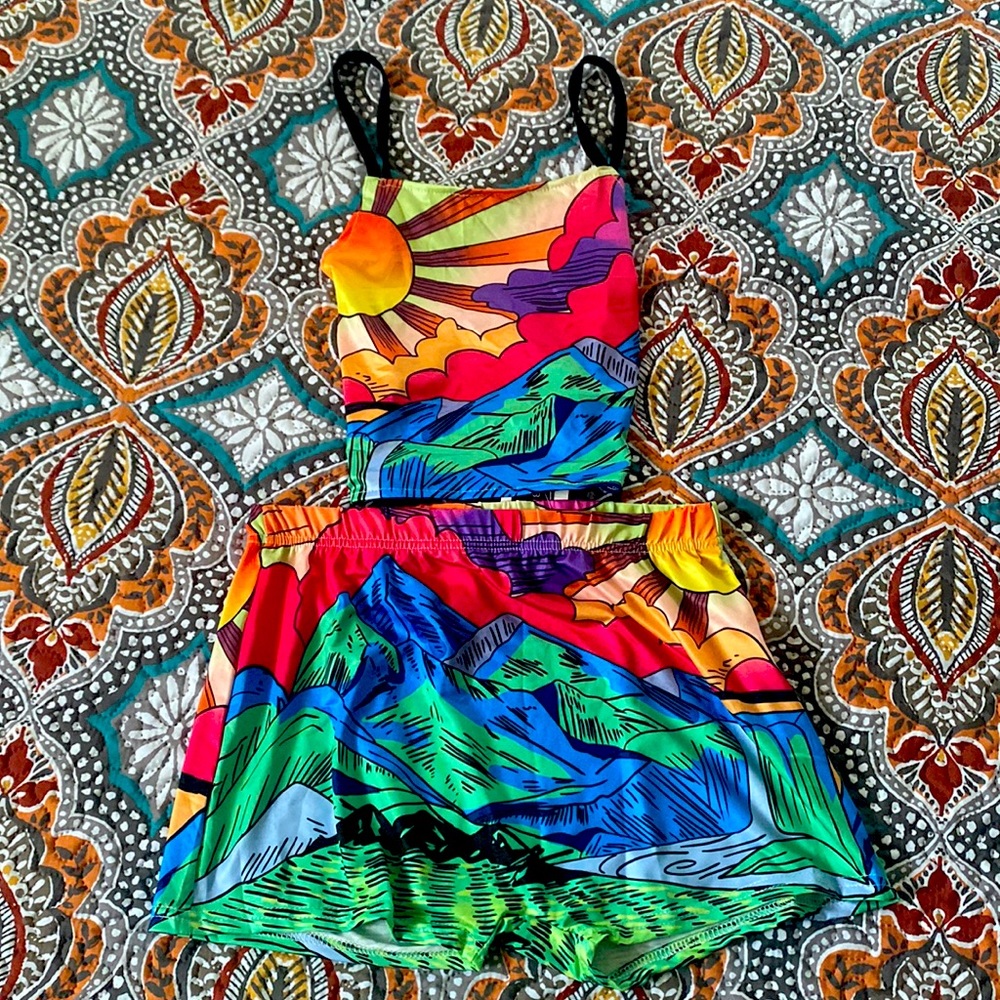 Brand new - Multi Print short set